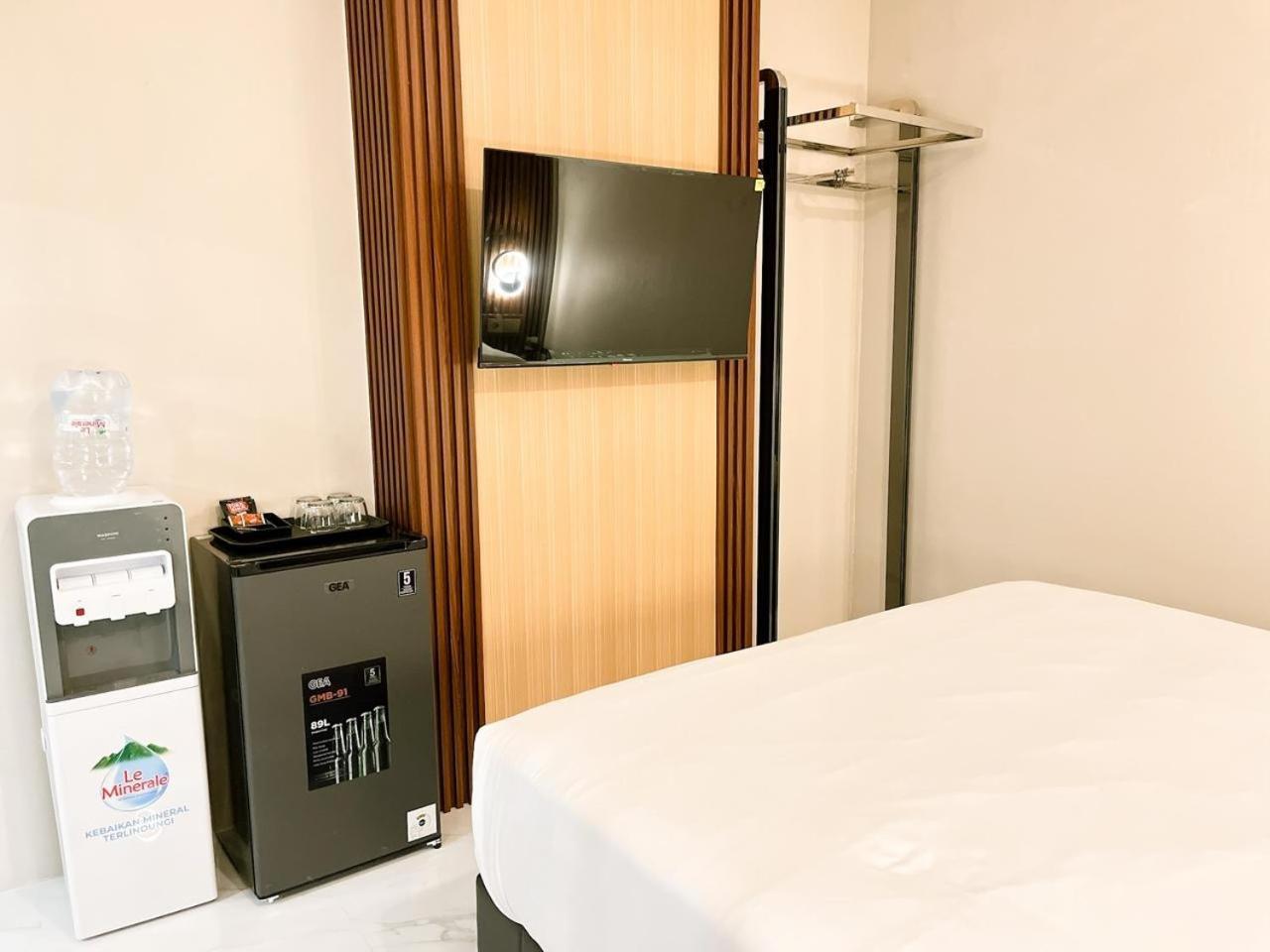 Verse Hotel Сиребон Екстериор снимка